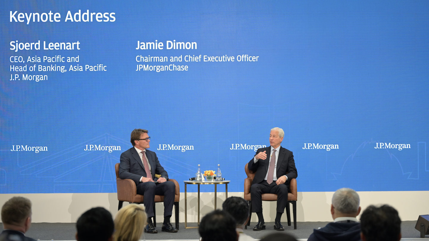 Jamie Dimon speaking on stage