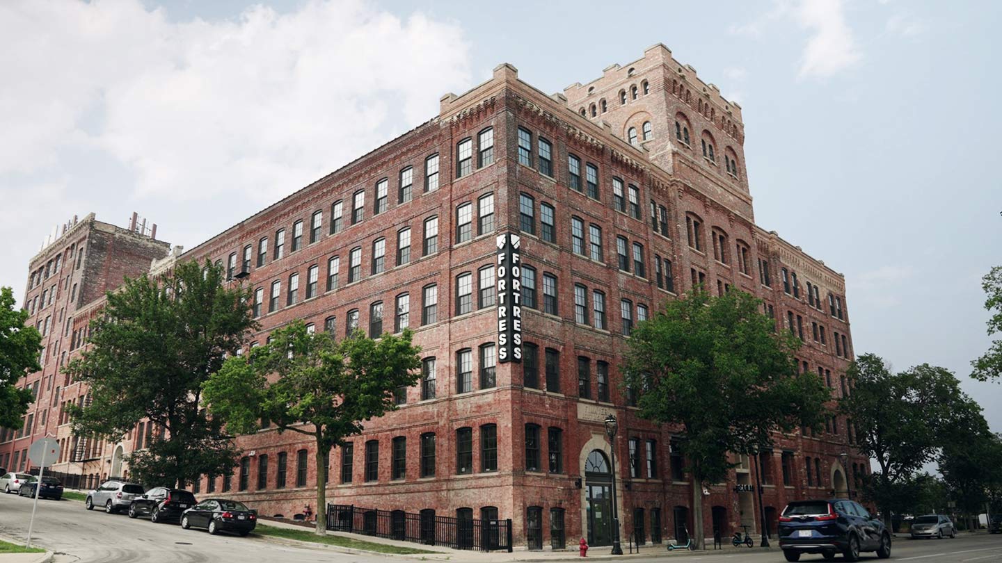 Milwaukee Fortress 