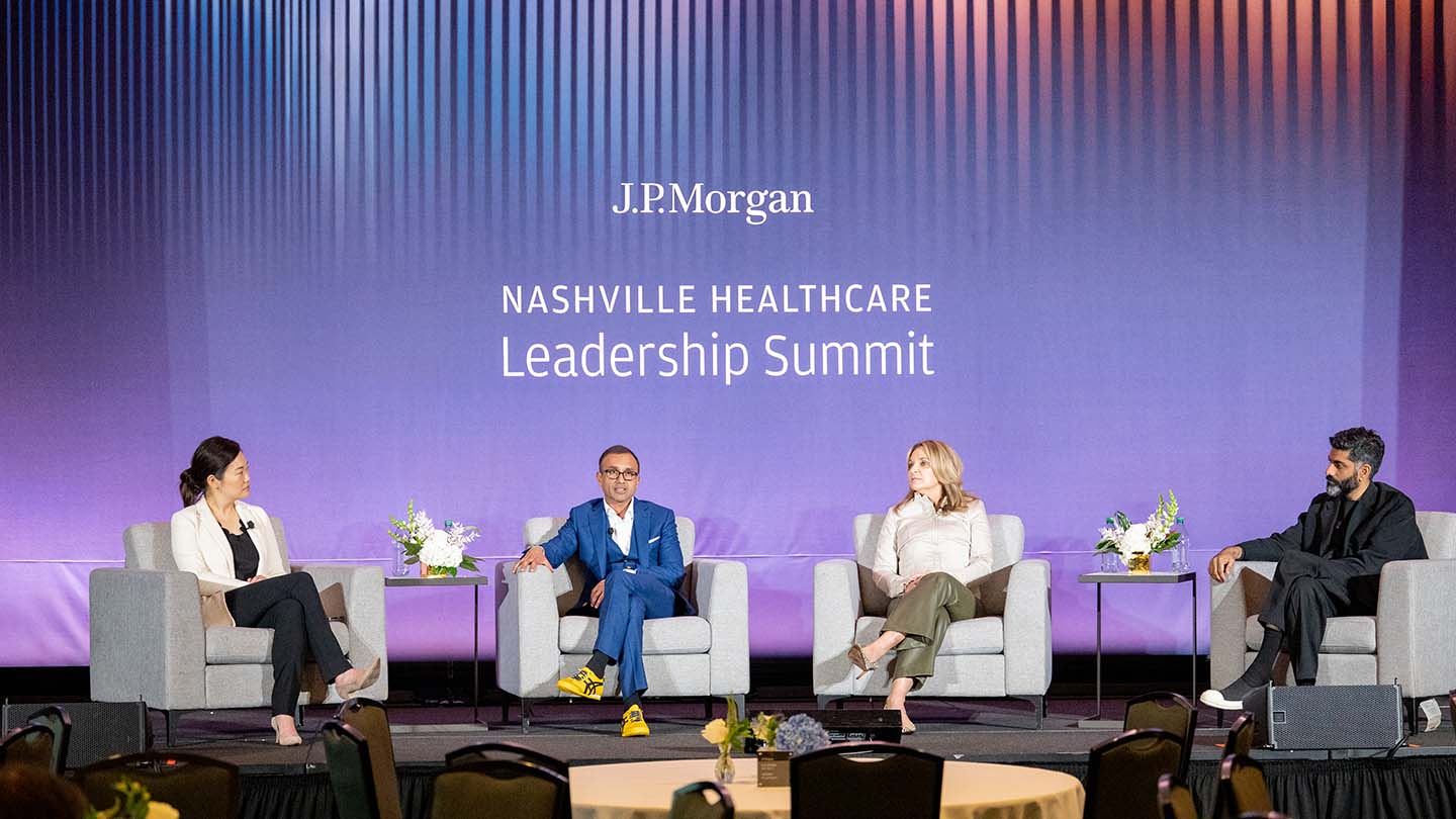 Leaders discussing at Nashville Healthcare Leadership Summit