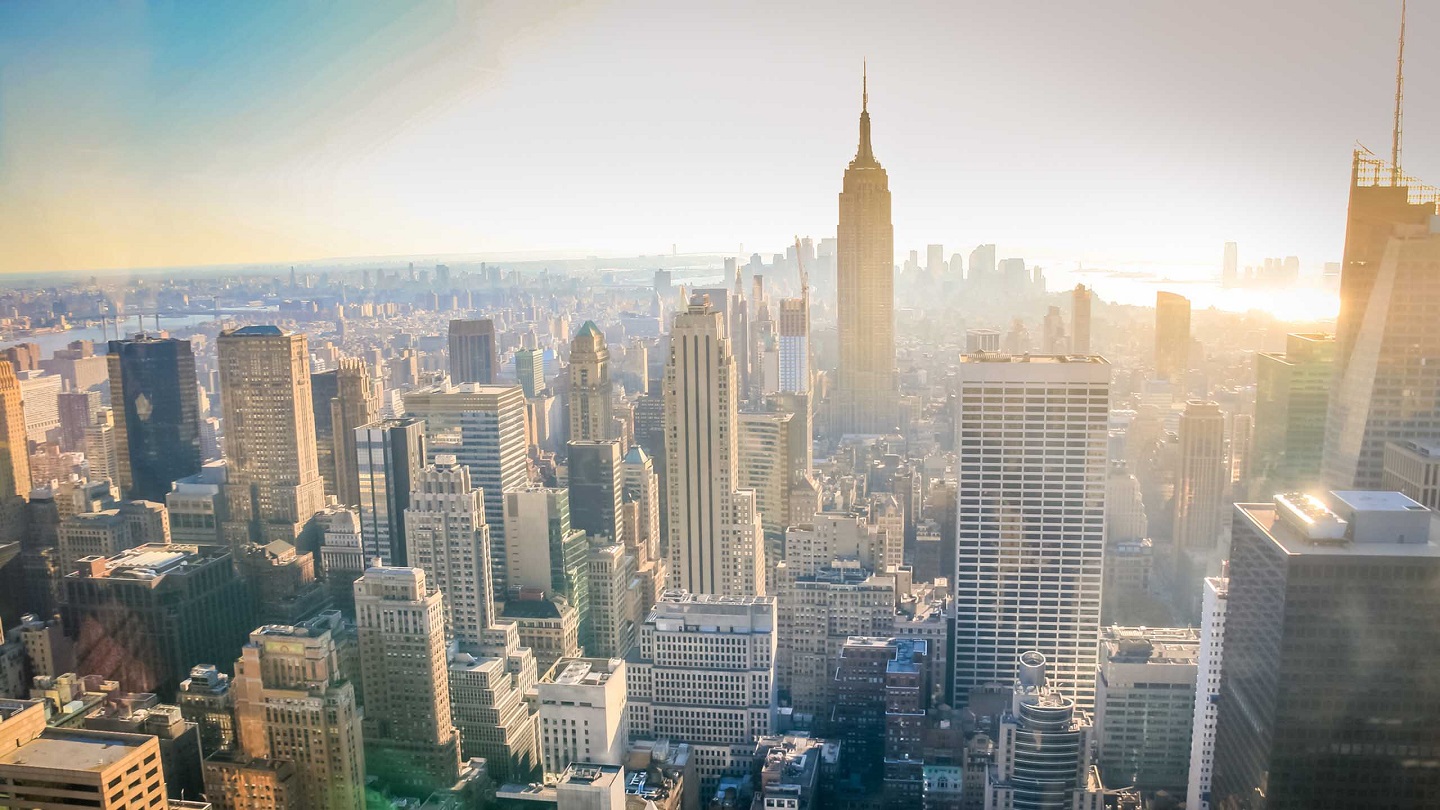 Skyline of New York with the Empire State Building, Manhattan, United States