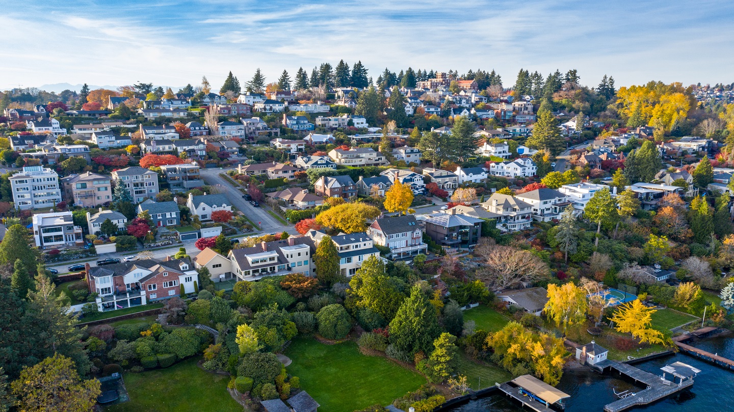 A neighborhood along Lake Washington in Seattle.  A fall day in the Pacific Northwest.